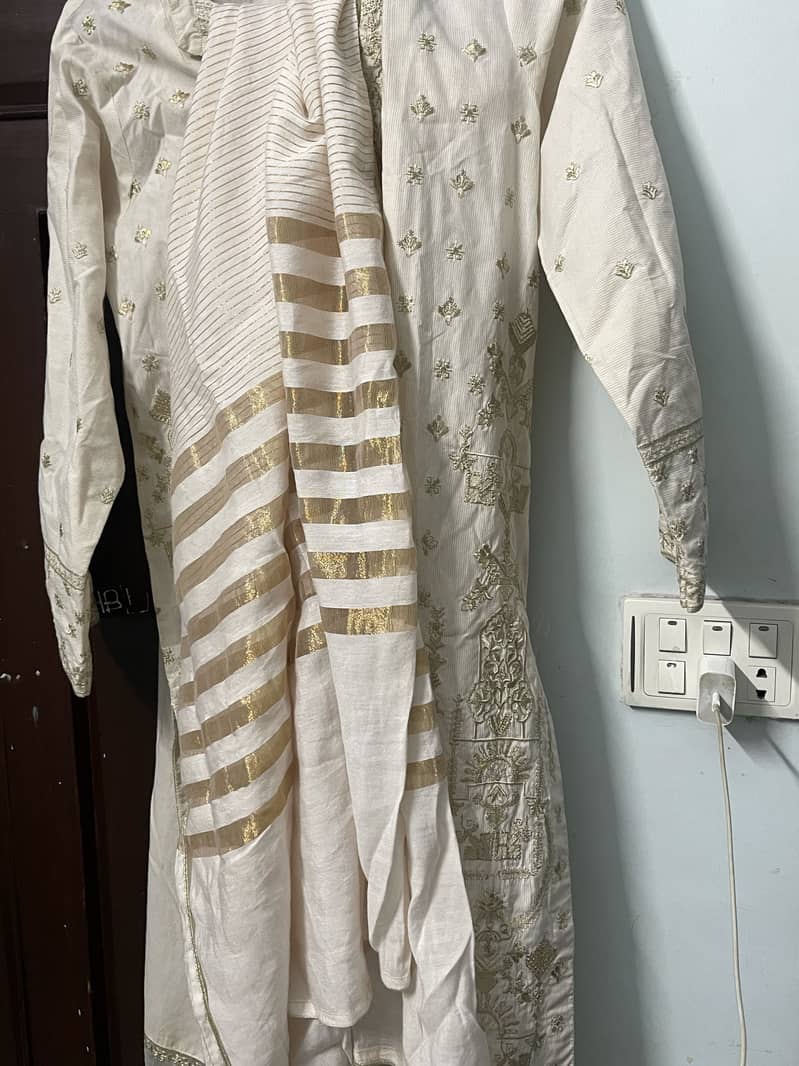 Clearing wardrobe condition 10/10 16