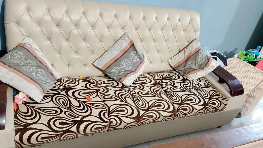 3 seats sofa 1