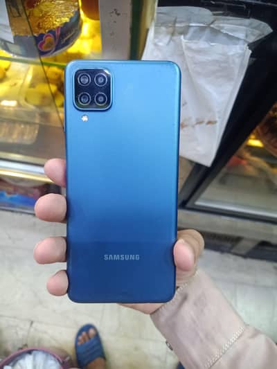 SAMSUNG A12