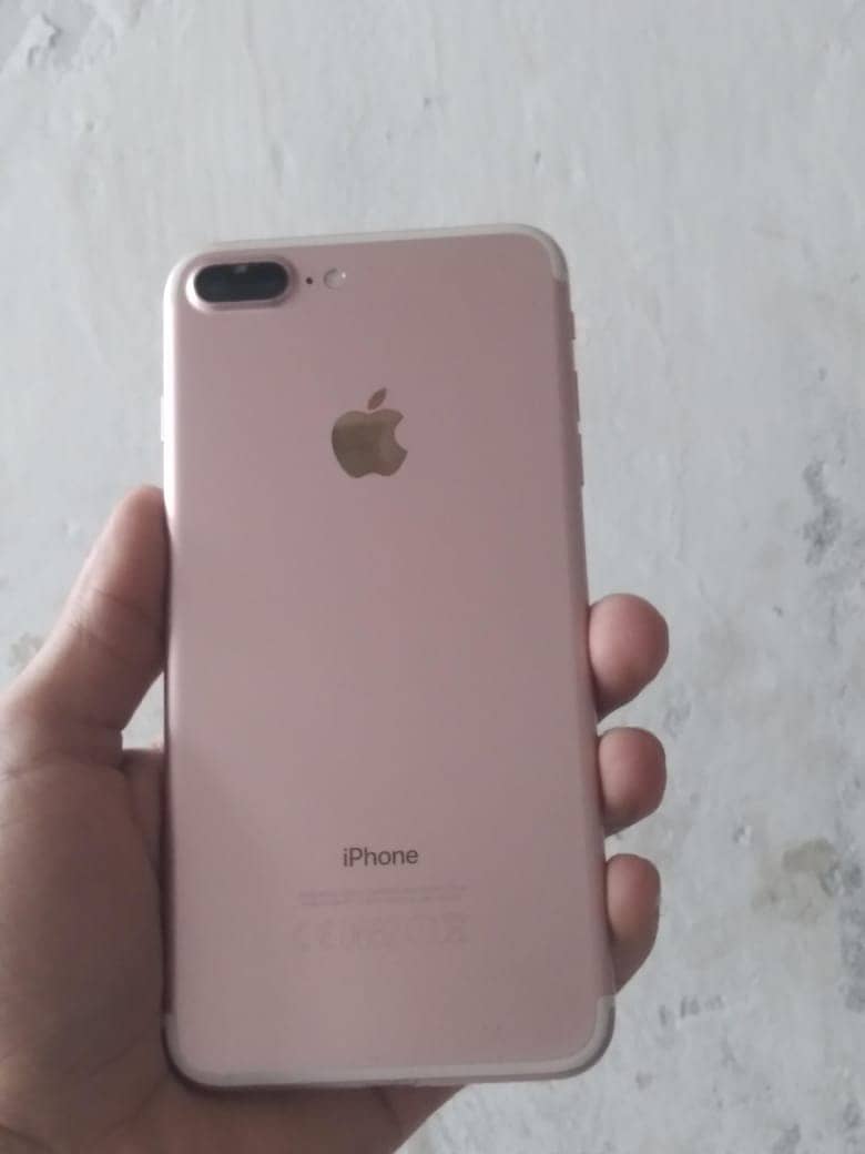 Apple iPhone 7 Plus 0