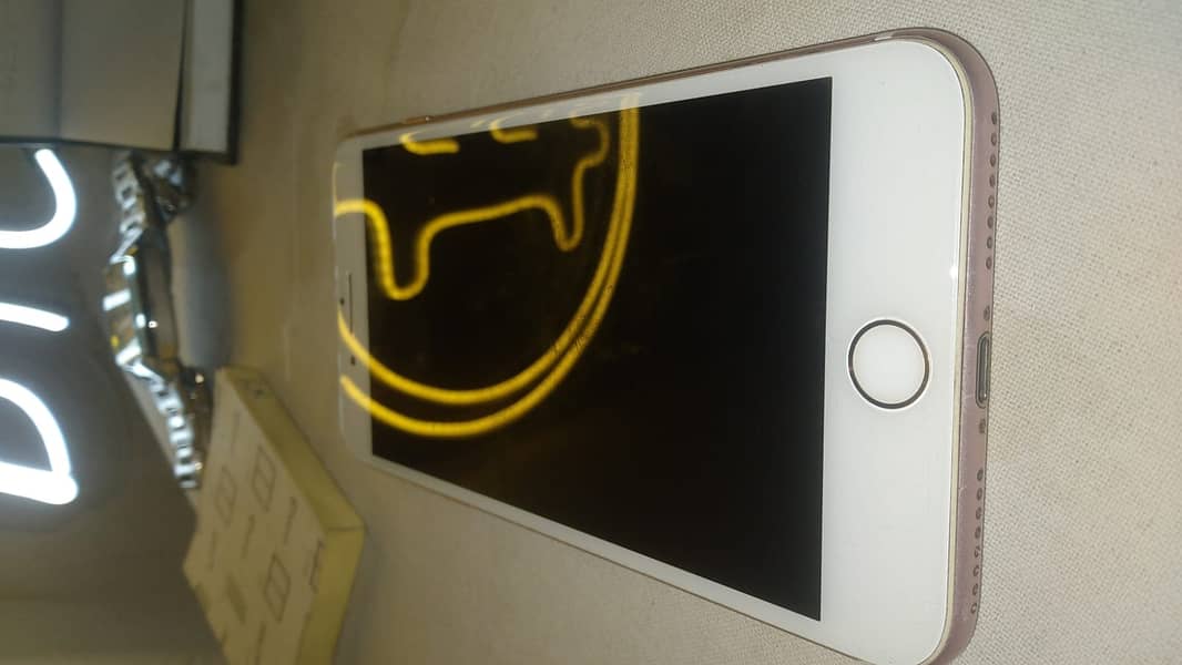 Apple iPhone 7 Plus 2