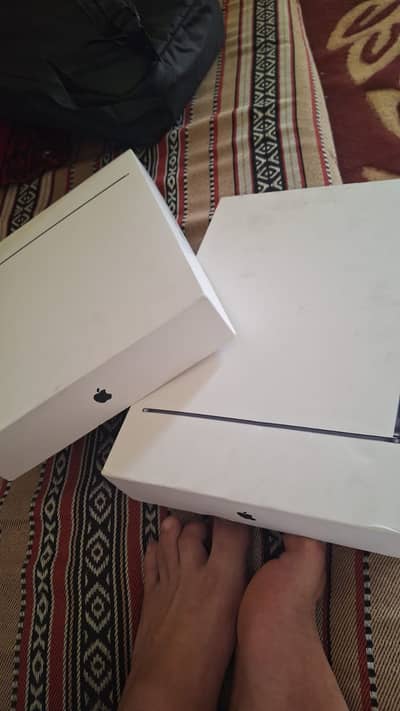 MacBook M5 box pack for sale