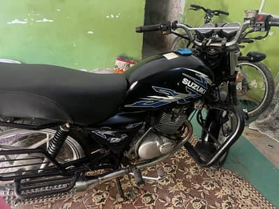 Suzuki GS 150 SE