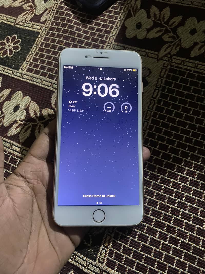 Apple iPhone 8 Plus 1