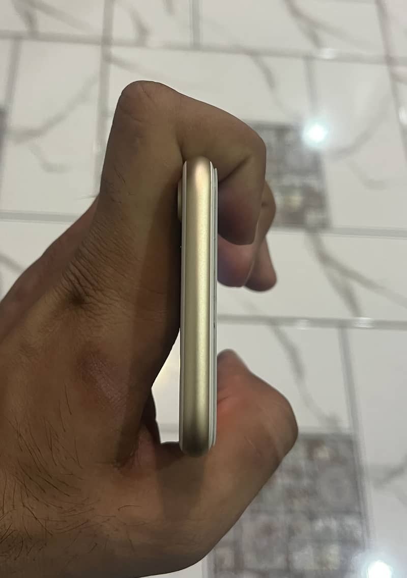 iPhone 7 4