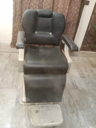 Salon Barber Chair For Sale - Ten by Ten Condition