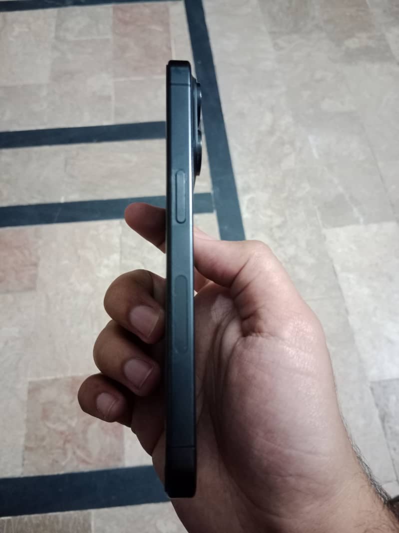 iPhone 15 pro JV 3