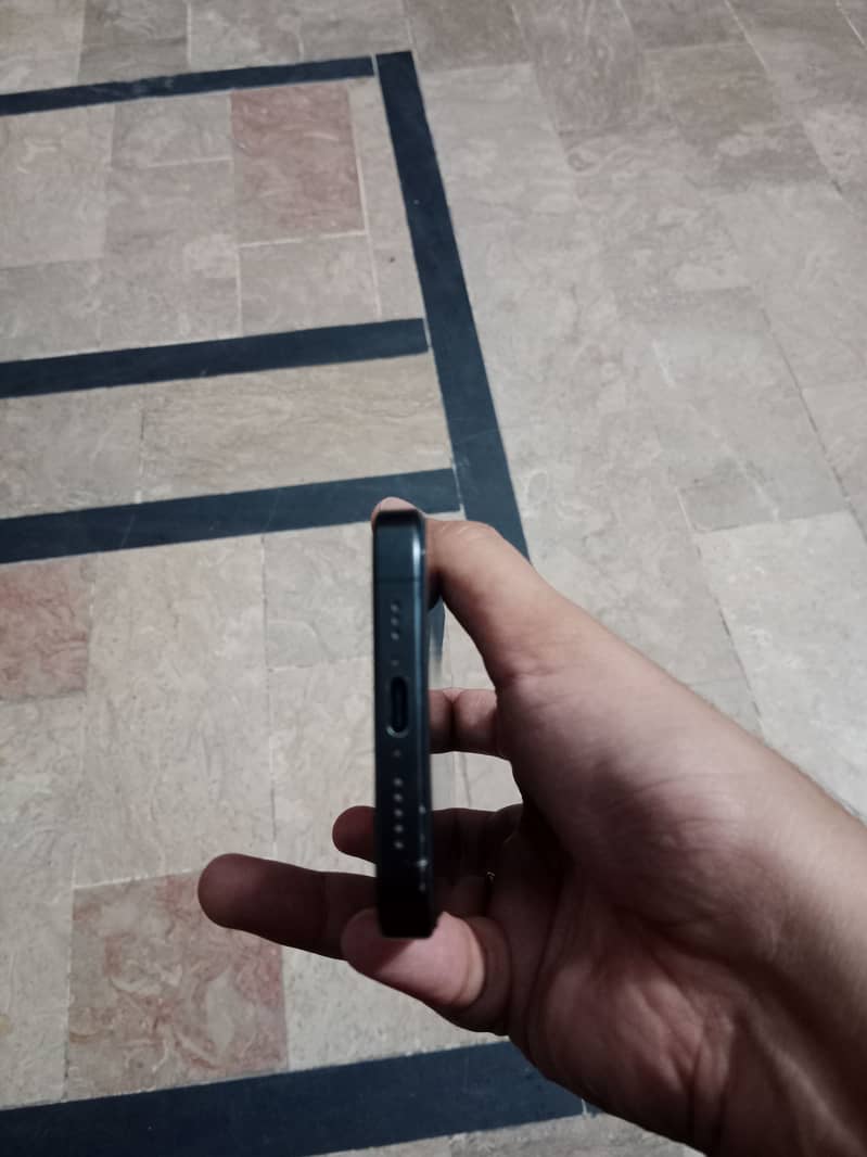 iPhone 15 pro JV 4