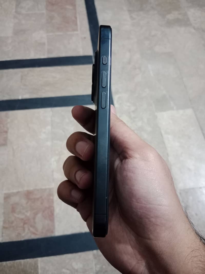 iPhone 15 pro JV 6