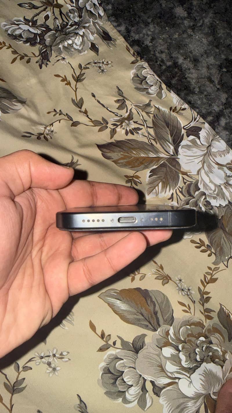 Iphone 15 Pro 4