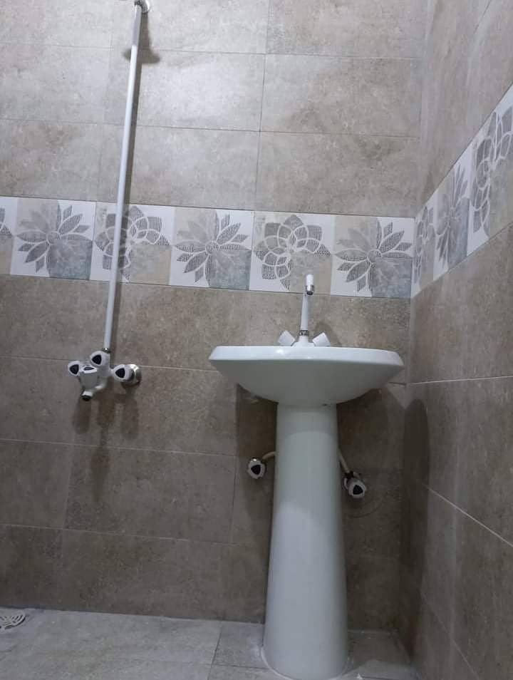 Tiles fixer 4