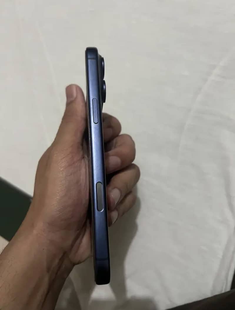 iPhone 17 pro max ( complete box ) 1