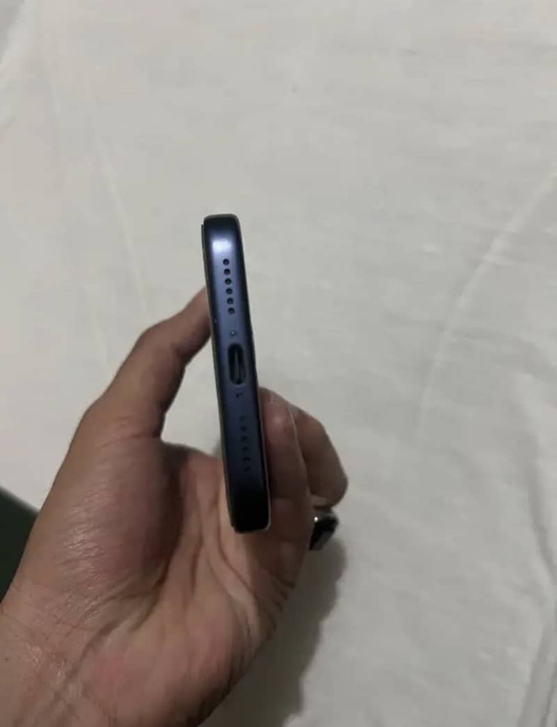 iPhone 17 pro max ( complete box ) 2