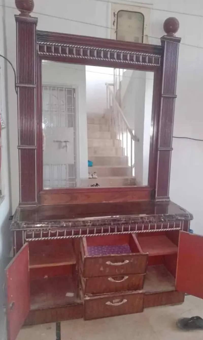 dressing table 0