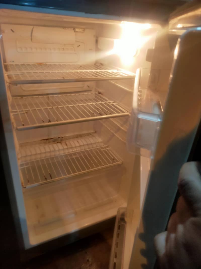 pel refrigerator 18