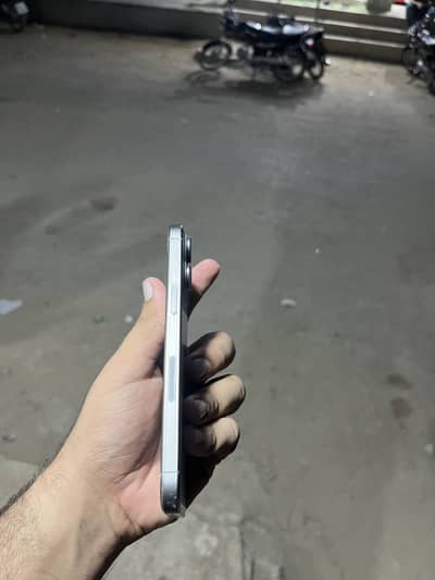 I phone 15 pro max 256 gb seald water pack jv battery health 86