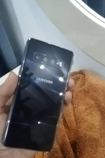 SAMSUNG S10