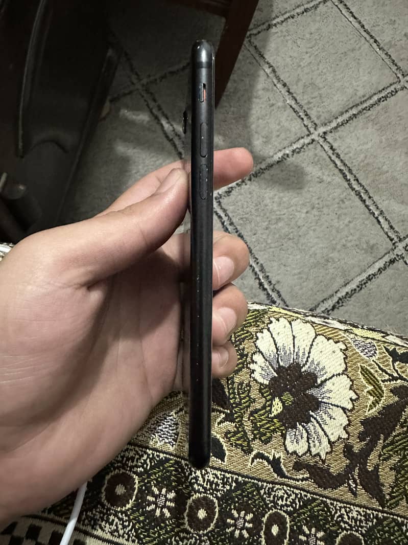 Apple iPhone 7 2