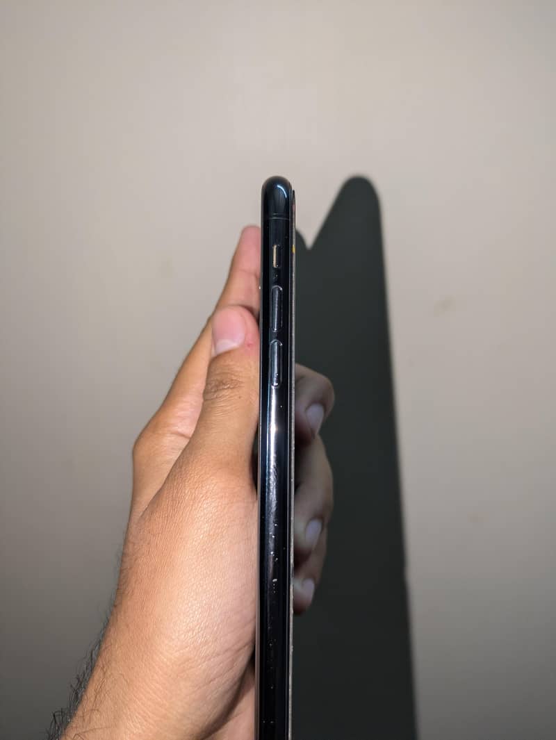 Iphone 11 pro max 4