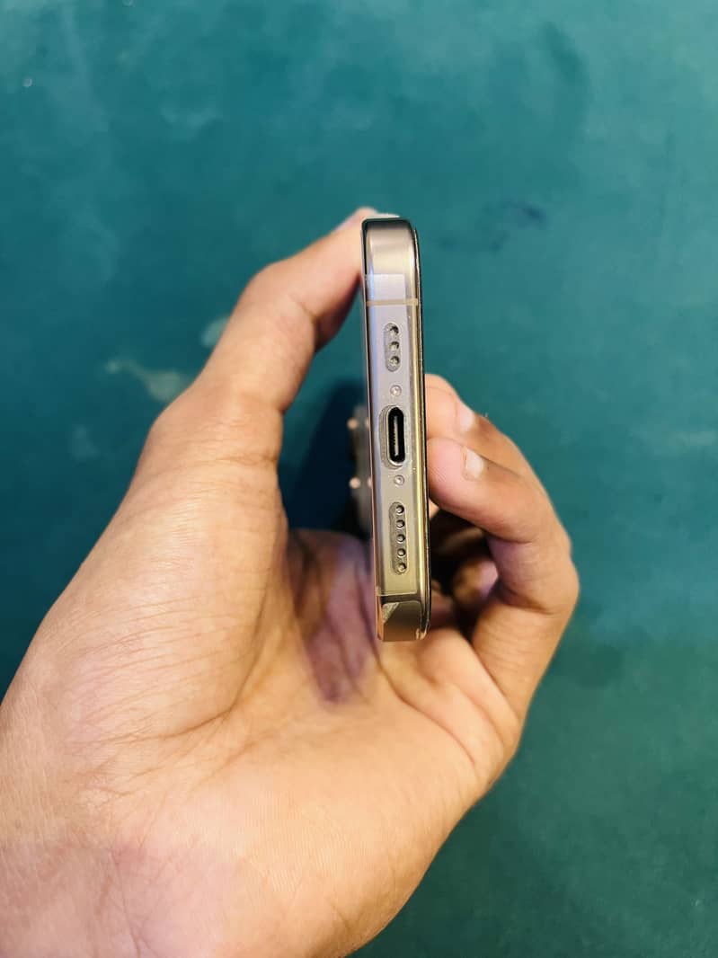 Iphone 16 pro jv 2