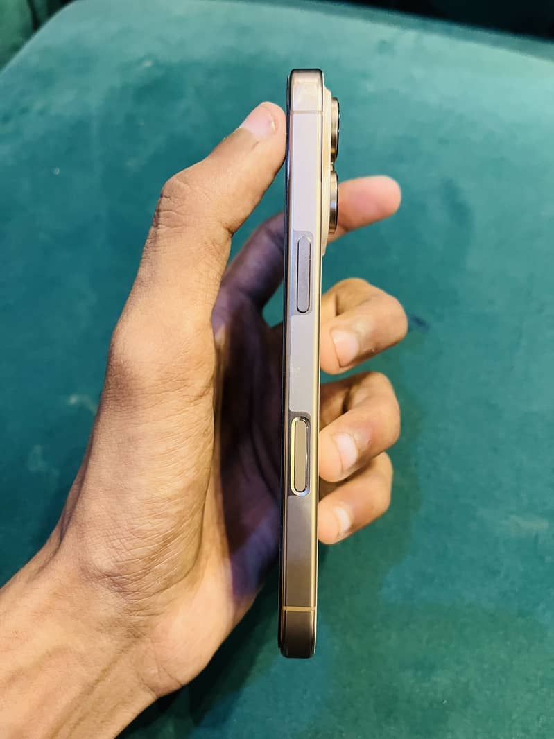 Iphone 16 pro jv 5