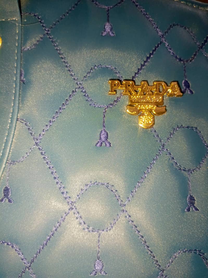 PRADA HANDBAGE imported build quality  4