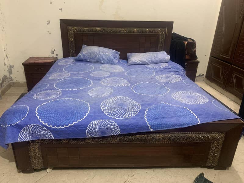 king bed & metrss 1