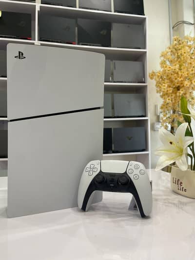 PLAYSTATION 5 SLIM 1TB WITH BOX