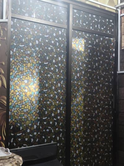 .  .  . سلائڈ دروازہ المونیم شیشہ  5*11 width چوڑائی  7*9height لمبائی
