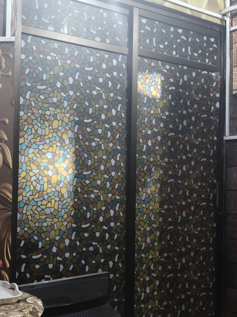 .  .  . سلائڈ دروازہ المونیم شیشہ  5*11 width چوڑائی  7*9height لمبائی 0