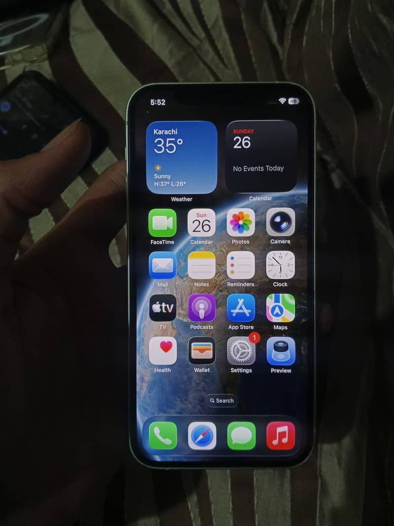 iPhone 12 4