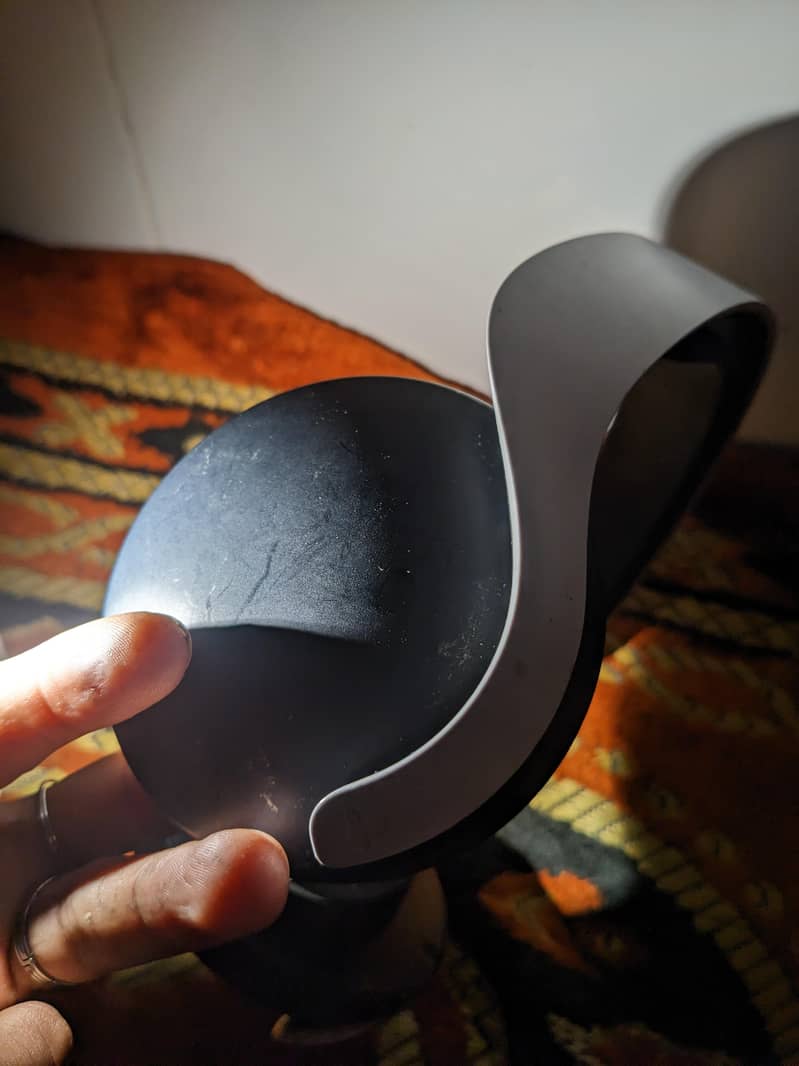 Sony PULSE 3D Wireless Headset. 1