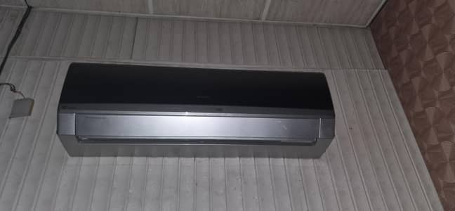 Gree 2 Ton call 03218810301