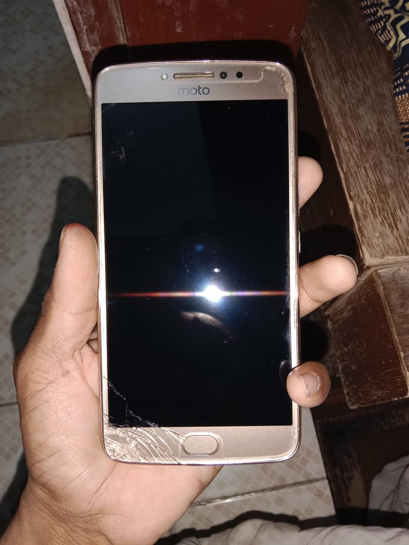 Moto E4 plus 2