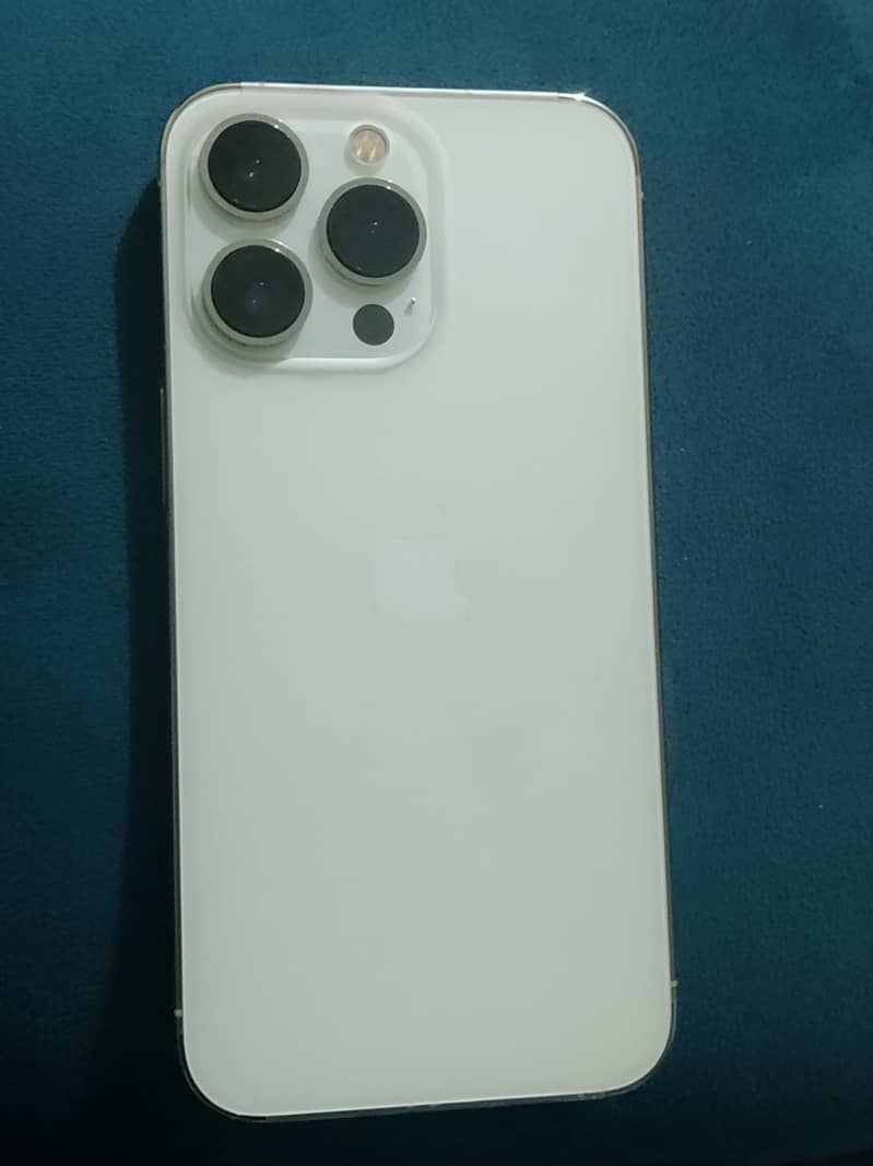 iPhone 13 pro white  1
