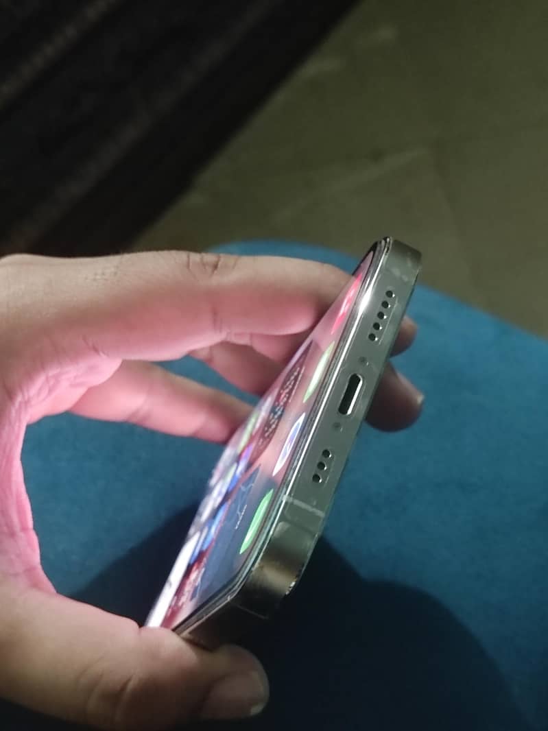 iPhone 13 pro white  2