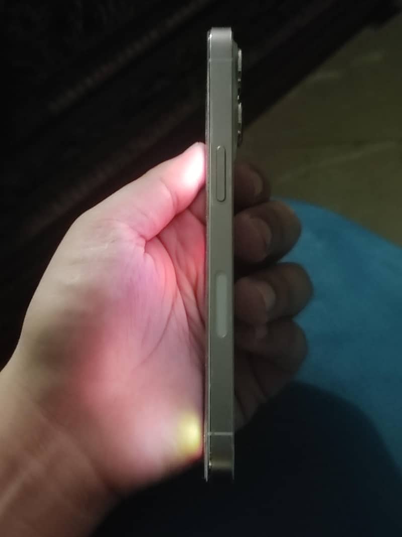 iPhone 13 pro white  5