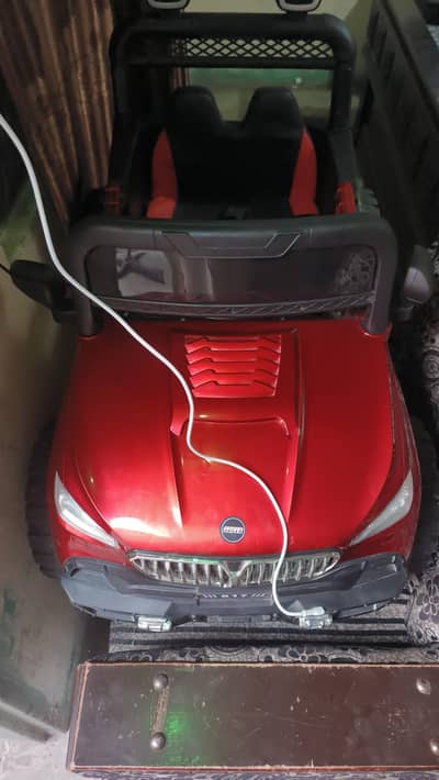 bilkul newe condition car ha remot chargar satha ha 6/8 sal ka baby