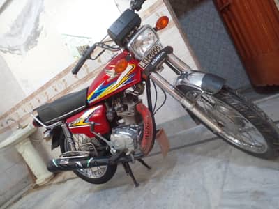 Honda 125  in original condition very good sound with biometric