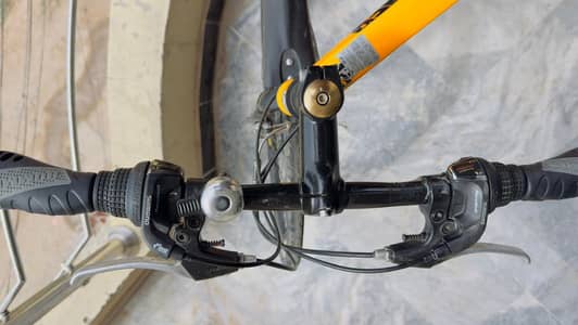 Hummer , Tubeless Tyres,
