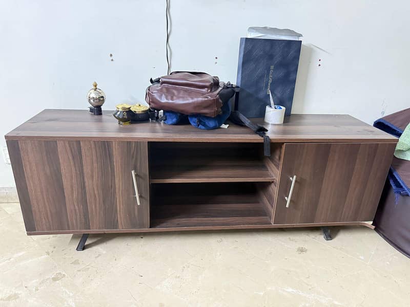 tv unit 0