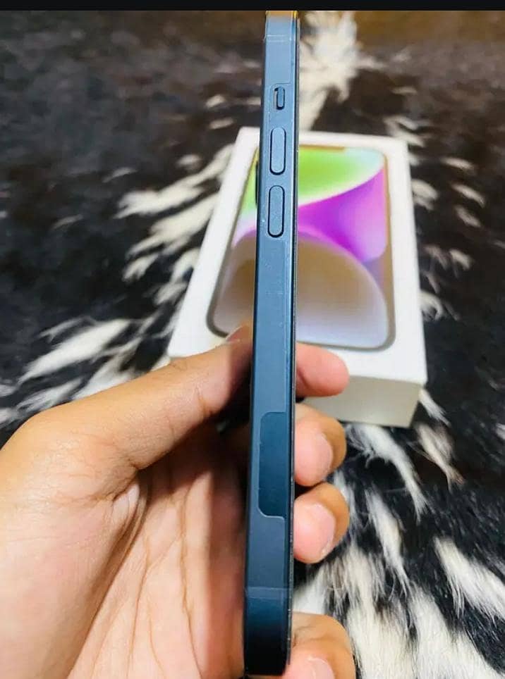 iPhone 14 2
