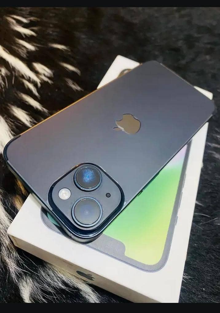iPhone 14 3