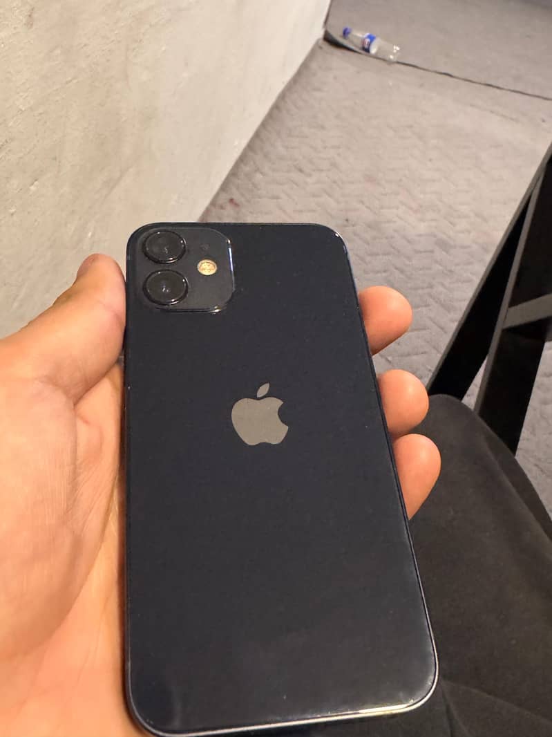 iPhone 12 mini 6