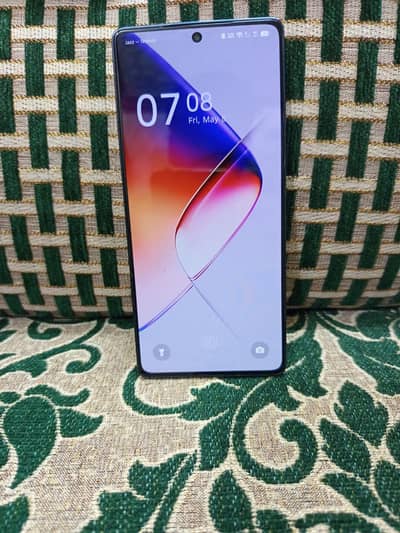 Infinix note 40 8/8 Ram 256 memory hain