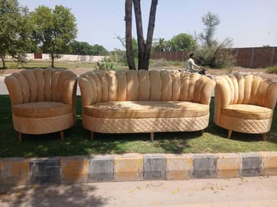 Stunning Sofa Set - Grab It Before It's Gone!"