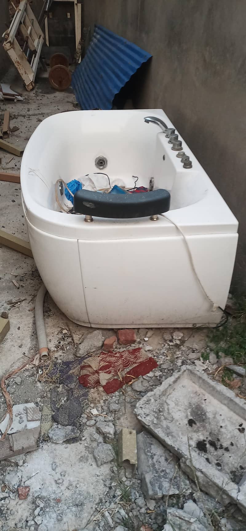 Bath Tupe 0