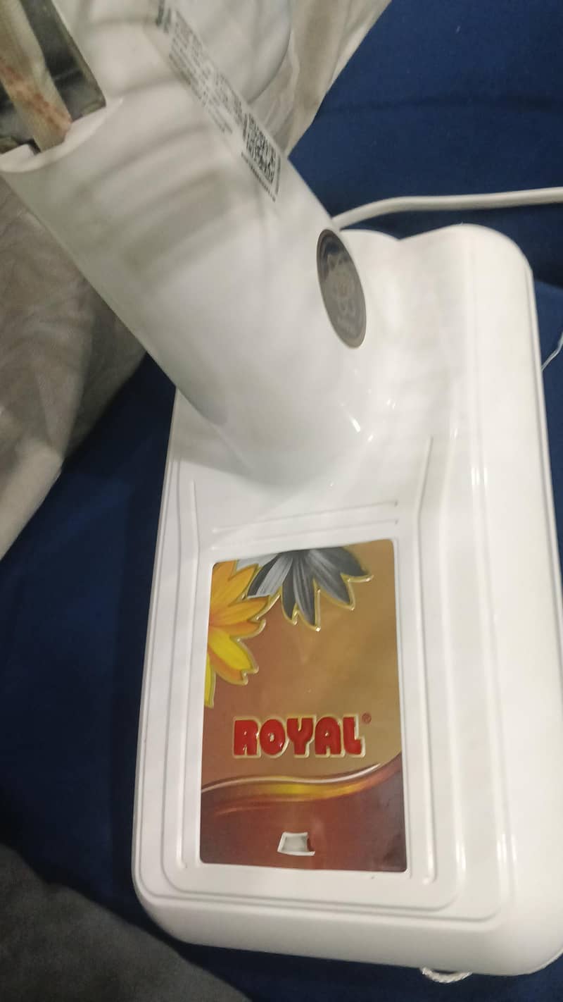 Royal Bracket Fan 1