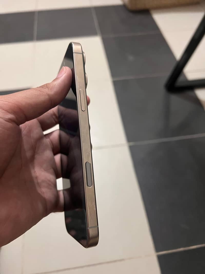 Iphone 16 Pro Max 4