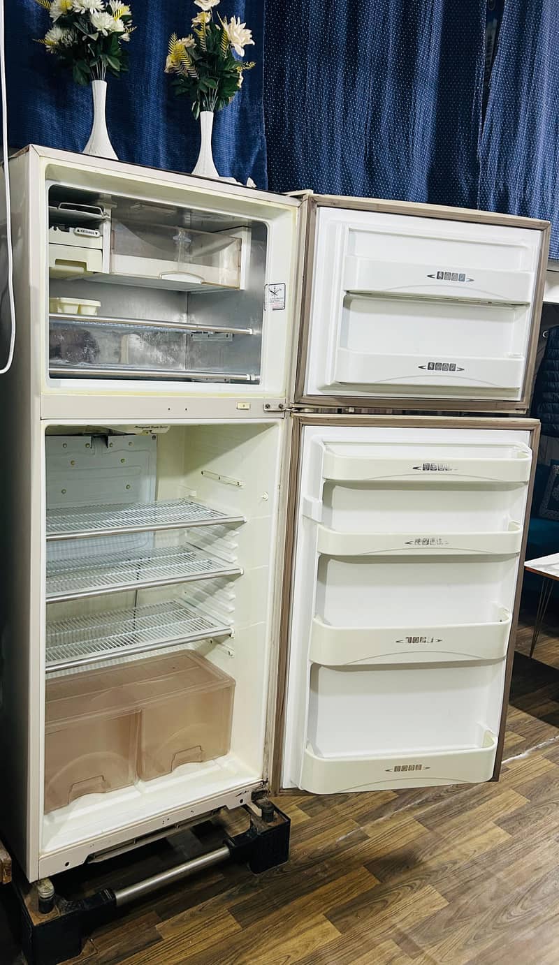 Refrigerator 4